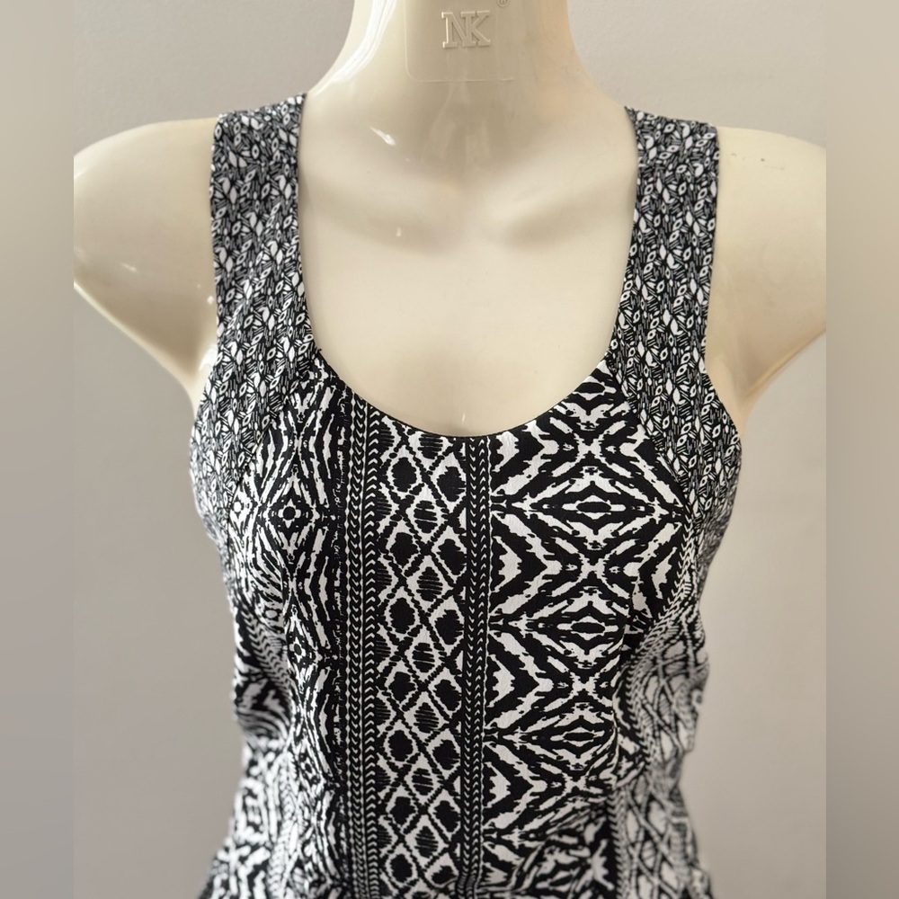 NWOT AMERICAN EAGLE Black and White Patterned Women's Dress Size 6
